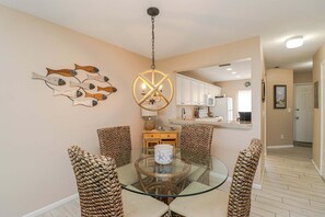 Dining - Sea Place 15269-Beautiful Direct Oceanfront Townhome! (St. Augustine)