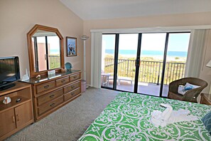 2 bedrooms, iron/ironing board, free WiFi, bed sheets - Sea Place 15269-Beautiful Direct Oceanfront Townhome! (St. Augustine)