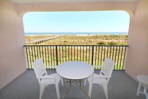 Outdoor dining - Sea Place 15269-Beautiful Direct Oceanfront Townhome! (St. Augustine)