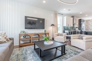 TV - Two Upscale Homes | 8BR | Hot Tub | Fire Pit (Nashville)
