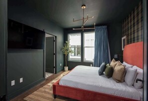 6 bedrooms, WiFi - 2 Chic Nashville Homes | Rooftops & Skyline Views (Nashville)