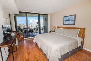 2 bedrooms, free WiFi, bed sheets - Anastasia Condos 614- Steps From the Beach in a 6th Floor Highrise (St. Augustine)