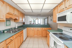 Fridge, microwave, oven, stovetop - Anastasia Condos 614- Steps From the Beach in a 6th Floor Highrise (St. Augustine)