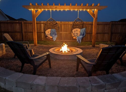 Relaxing 3BR Getaway Near I-75 w/ Hot Tub & Cozy Outdoor Seating