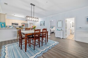 Dining - Myrtle Beach 3BR w/ Lake & Pool Views + Golf (Myrtle Beach)