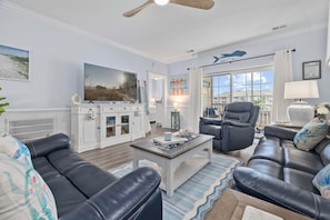 Smart TV, books - Myrtle Beach 3BR w/ Lake & Pool Views + Golf (Myrtle Beach)