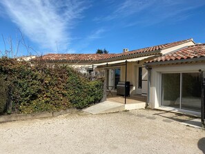 Exterior - Comfortable villa with pool in Provence (Mirabel-aux-Baronnies)