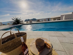 Outdoor pool - Elysium by With-Inn Mykonos Suites (Mykonos)