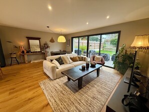 Living area - New House 130m2 - 3 bedrooms - 700m plage du Prieuré - Garden terrace-Dinard (Dinard)