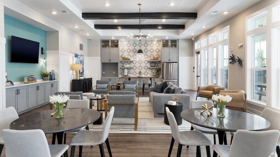 Adeline Apartments 15m to Parks, Pet Friendly, Free Parking by Heavenly Homes