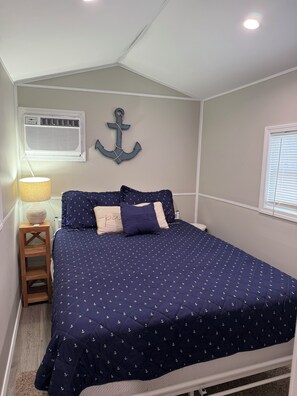 1 bedroom, bed sheets