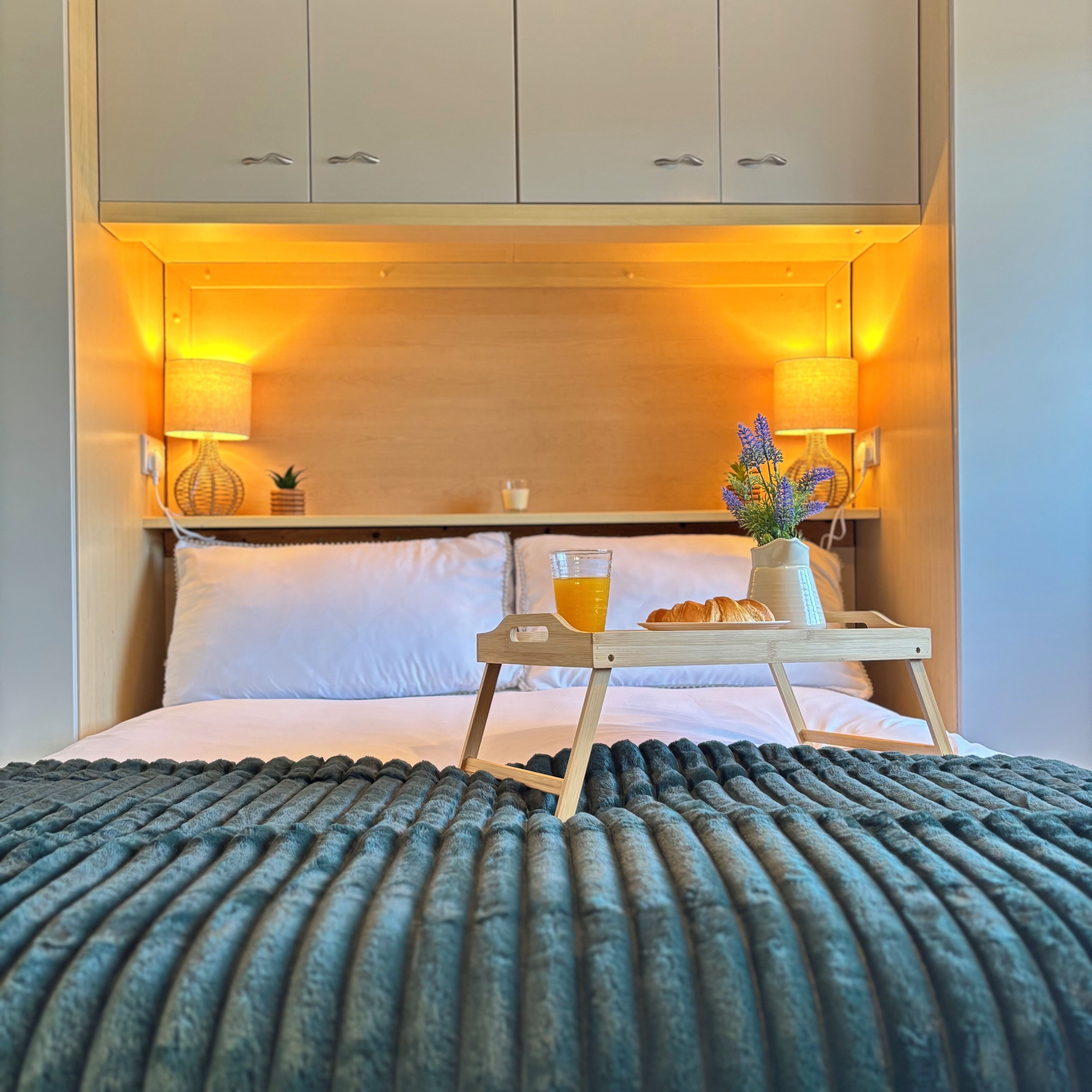 5 bedrooms, iron/ironing board, WiFi, bed sheets