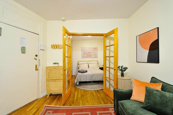 1 bedroom, WiFi, bed sheets