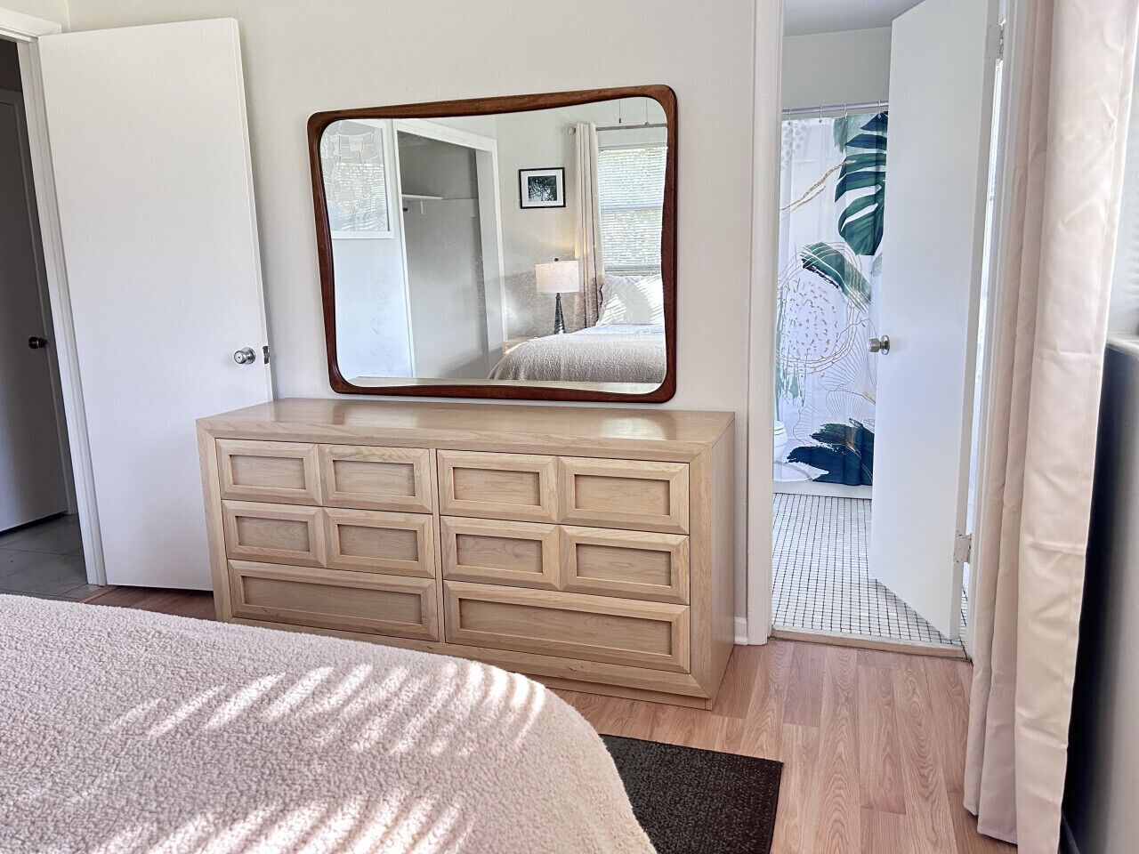 4 Schlafzimmer, Schreibtisch, Bügeleisen/Bügelbrett, WLAN