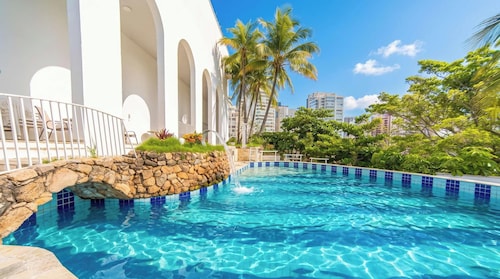 Apto no Guaruja com Piscina e Vista para o Mar