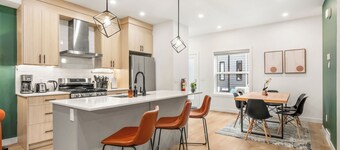 Three Sisters Villas | 9BD 6BA | 7 mins DT |20 ppl