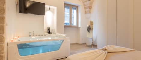 1 chambre, fer et planche à repasser, Wi-Fi gratuit, draps fournis