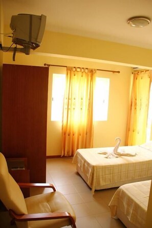 Chambre Standard avec lits jumeaux | Accès au Wi-Fi (inclus)