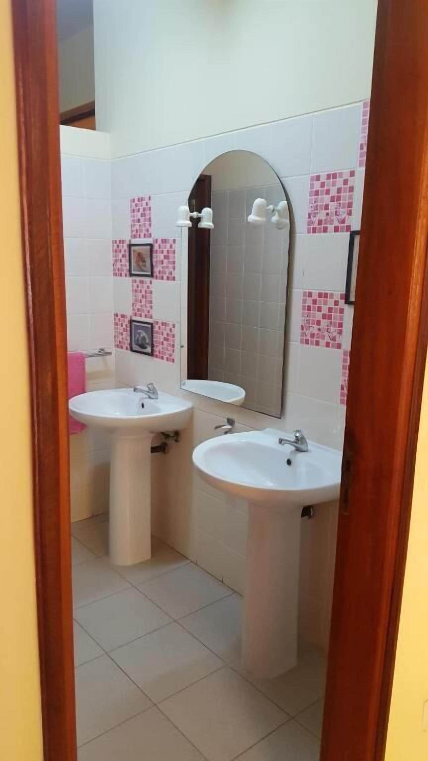 Towels, soap, shampoo, toilet paper