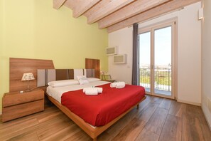 4 Schlafzimmer, Bügeleisen/Bügelbrett, kostenloses WLAN, Bettwäsche