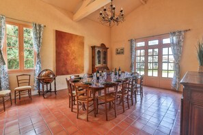 Dining - Private estate with swimming pool, garden & open spaces - Up to 12 guests (Bréville)