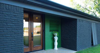 Aggieland: Bar Lounge+Fire Pit+Backyard Haven