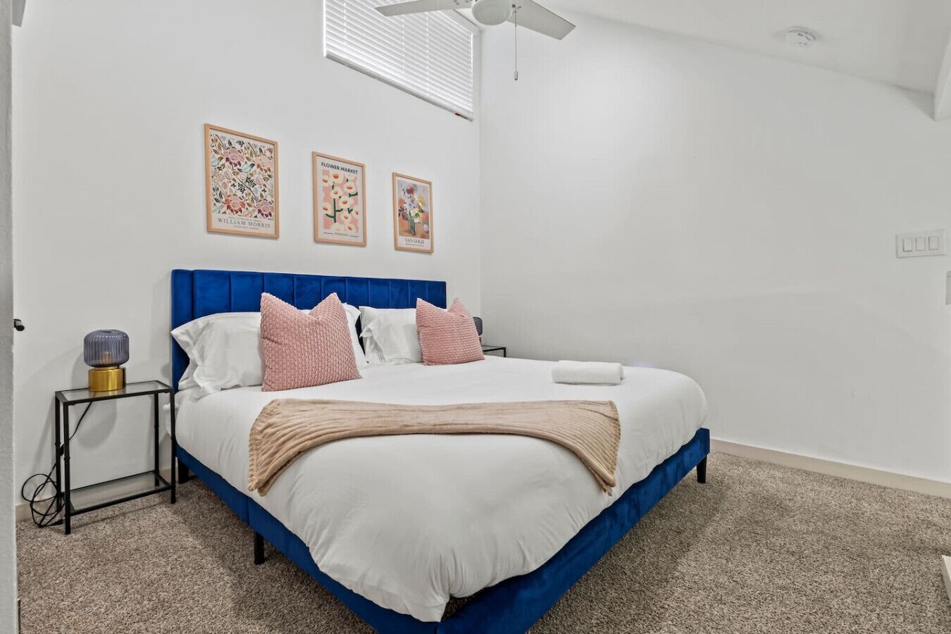 Desk, iron/ironing board, WiFi, bed sheets