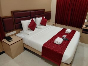 Executive Room, Lake View | Desk, free WiFi - Majestic Lakeview (Madurai)