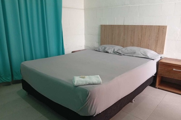 Double Room | WiFi (free), bed sheets