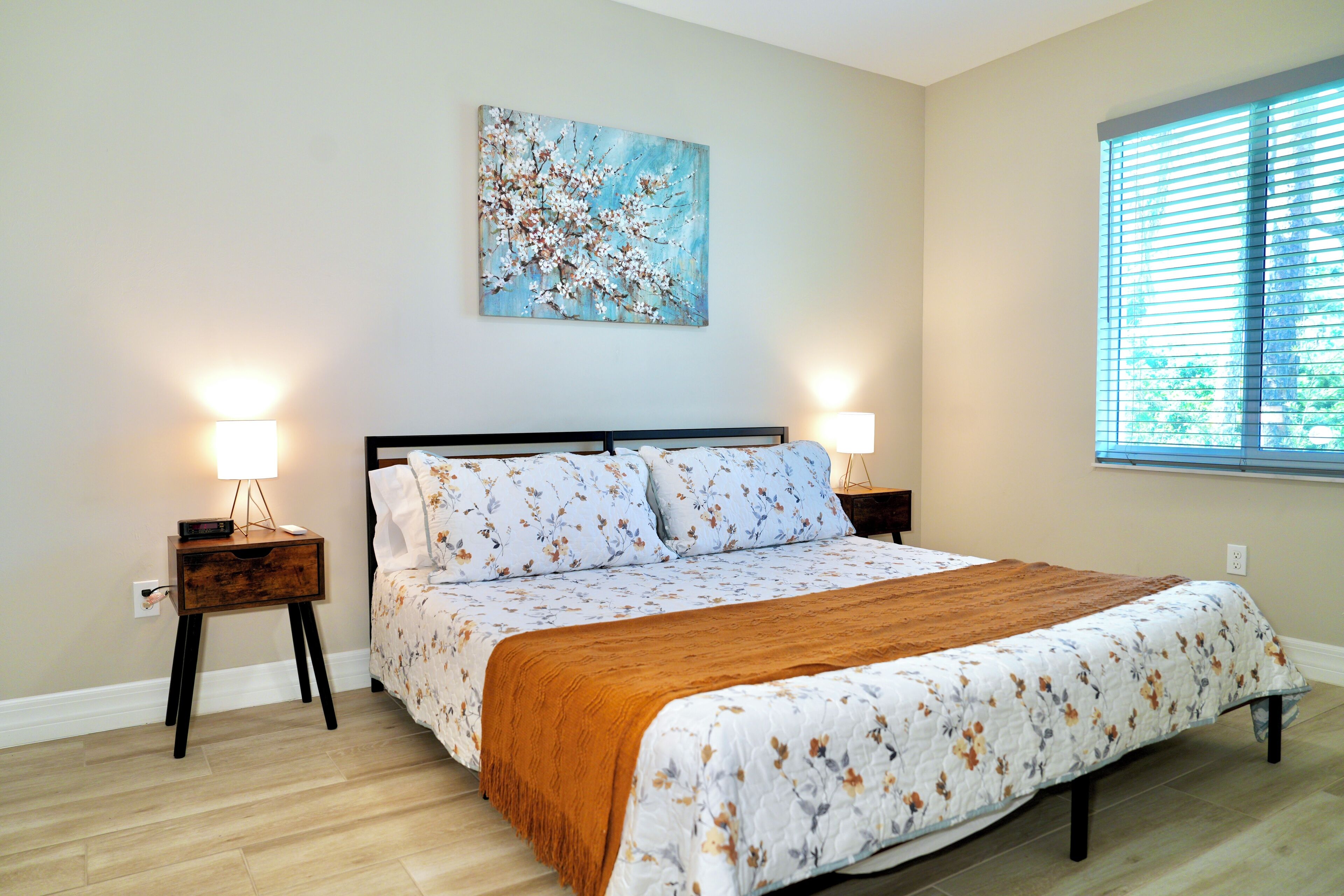 3 chambres, fer et planche à repasser, lit parapluie, Wi-Fi gratuit