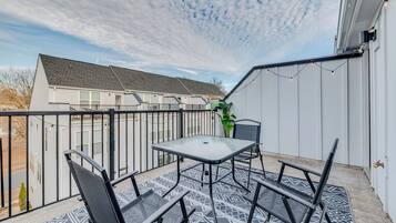 Stadtwohnung | Speisen im Freien