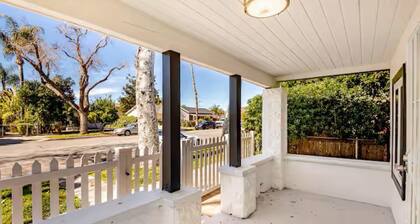 Charming 2-Bedroom Cottage Near City Hall