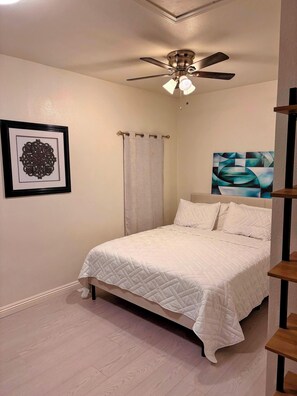 2 bedrooms, travel cot, free WiFi, bed sheets