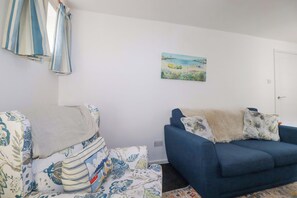 Living area - Seaside Apartment (Looe)