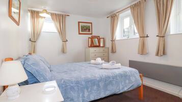 1 bedroom, individually decorated, individually furnished, free WiFi