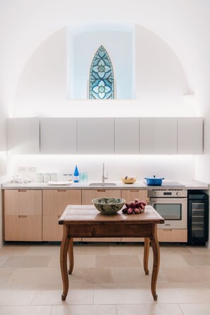 Kühlschrank, Ofen, Herdplatte, Geschirrspüler