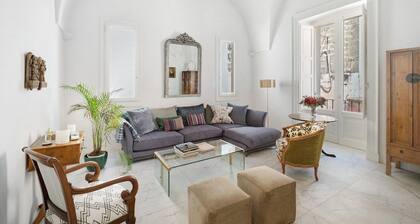 Holiday Home 'Nardo - Piano Nobile' with Private Terrace, Wi-Fi and Air Conditioning