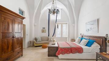 1 habitación, tabla de planchar con plancha, wifi y ropa de cama
