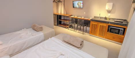 Standard Studio | In-room safe, desk, laptop workspace, blackout drapes
