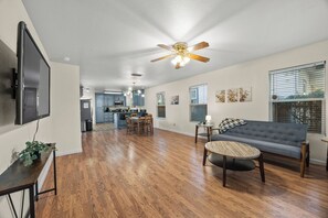 TV - 5BR/3BA Single Story - Near DT Sac, UCD & Sutter (Sacramento)