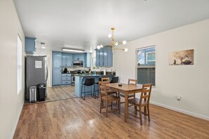 Dining - 5BR/3BA Single Story - Near DT Sac, UCD & Sutter (Sacramento)