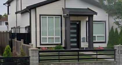 Charming Queen BR Guesthouse in North Burnaby