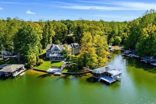 Lakefront Luxury - NEW 6BR, Lake Anna, Dock, Games