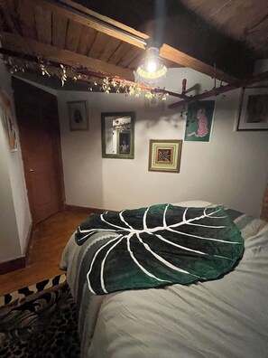 1 chambre, fer et planche à repasser, accès au Wi-Fi (inclus)
