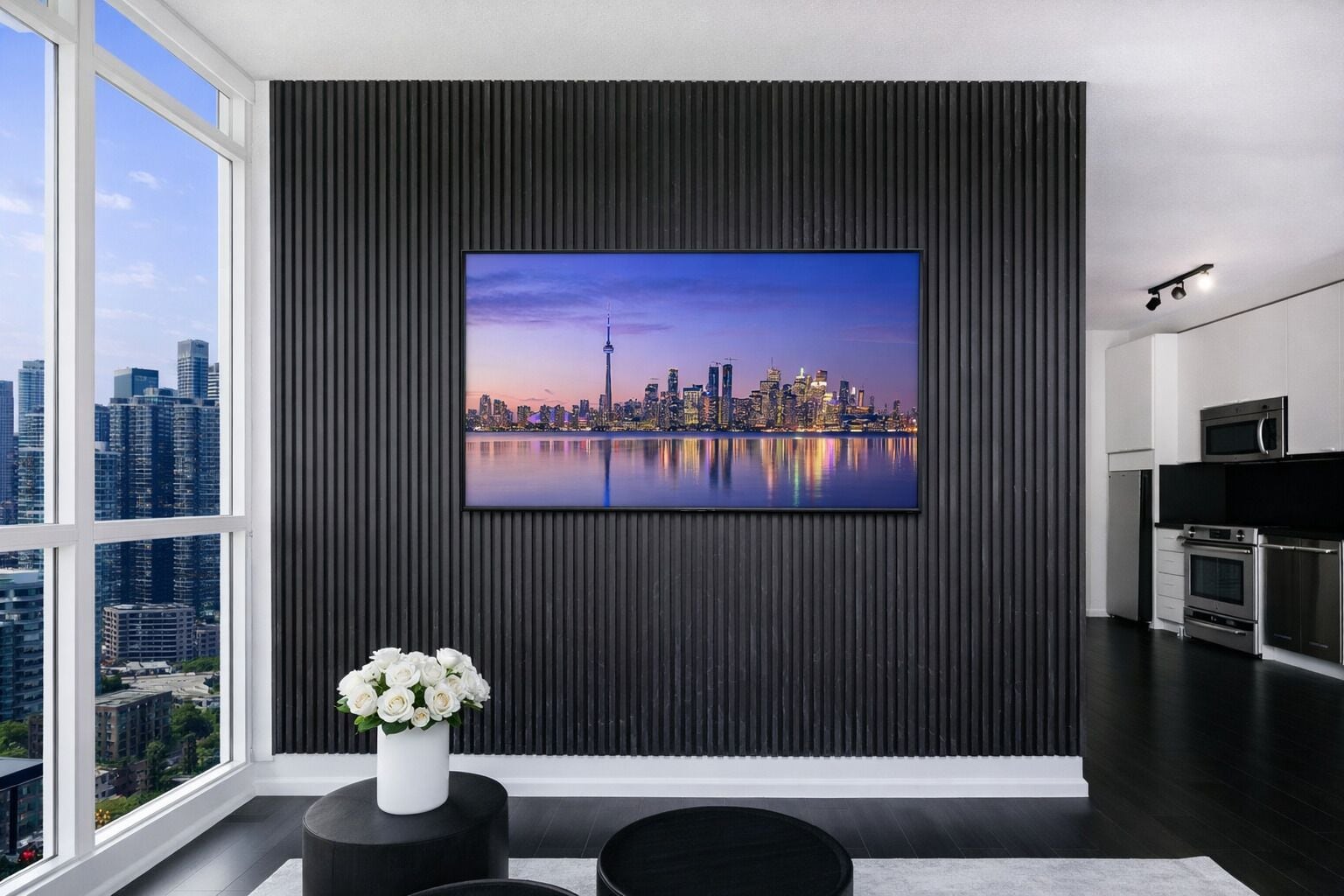 Executive Suite, 1 Queen Bed, Balcony, City View