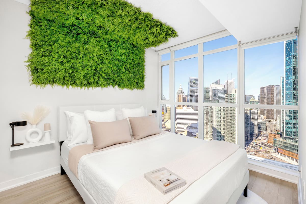 Deluxe-Suite, 1 Queen-Bett, Balkon, Stadtblick | Verdunkelungsvorhänge, schallisolierte Zimmer, Bügeleisen/Bügelbrett