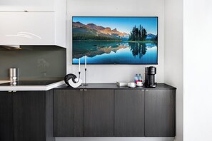 Signature-Suite, 1 Queen-Bett, Balkon, Seeblick | Innenbereich