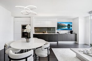 Signature Suite, 1 Queen Bed, Balcony, Lake View | Blackout curtains, soundproofing, iron/ironing board, free WiFi - The York Collective (Toronto)