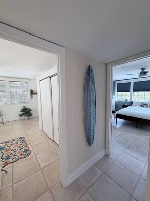2 bedrooms, desk, iron/ironing board, WiFi