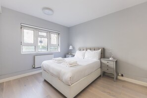 3 makuuhuonetta, silitysrauta/-lauta, internet